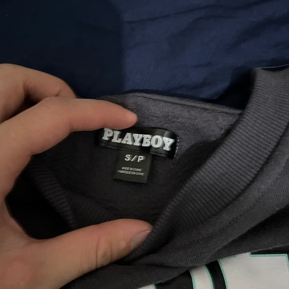 3 Sweaters - Picture 10 of 10